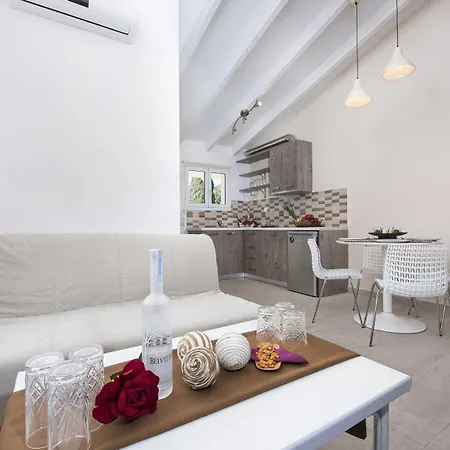 Onar Corfu Aparts & *